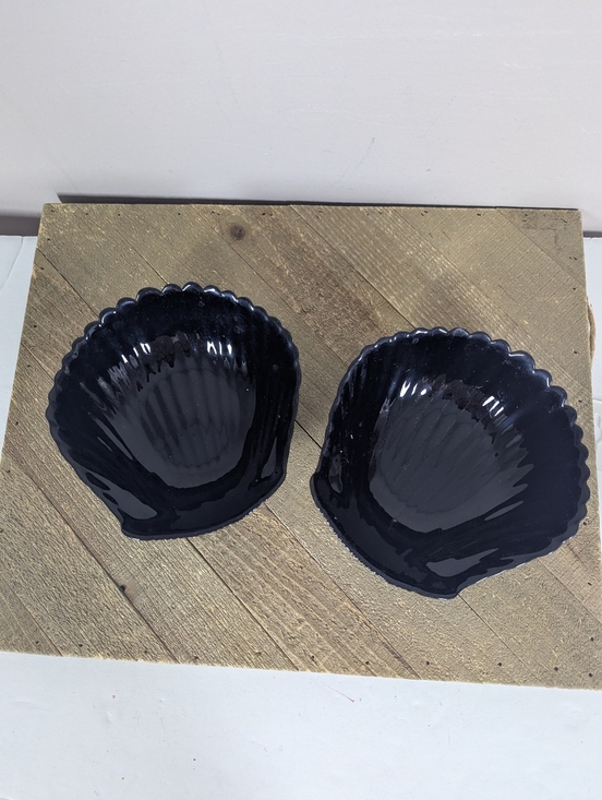 Other - Vintage Black Glass Shell Bowls Set of 2 Coastal Decor Scallop Dish